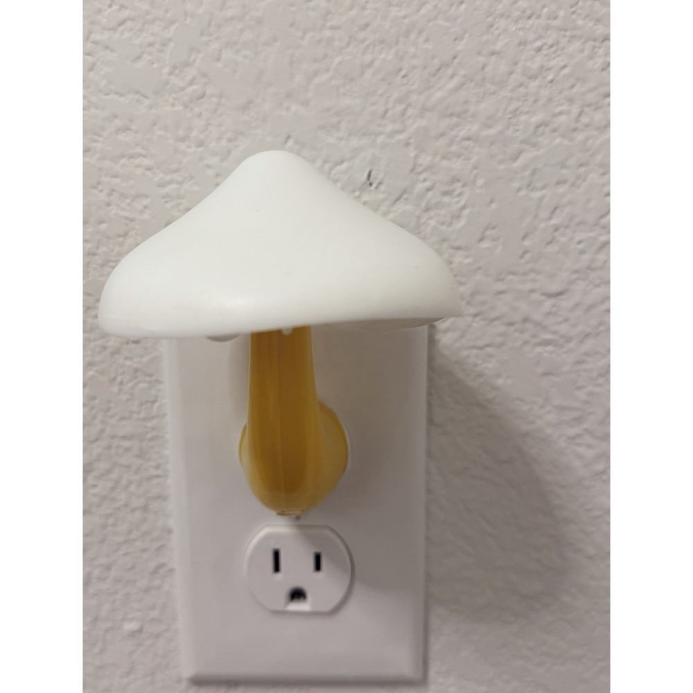 Mushroom Night Light Plug in Lamp Sensor Night Light 7 Different Colors Rotates - Picture 2 of 10